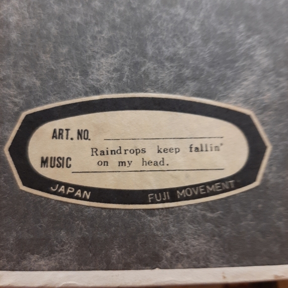 VINTAGE BALLERINA MUSIC BOX - Picture 7 of 7